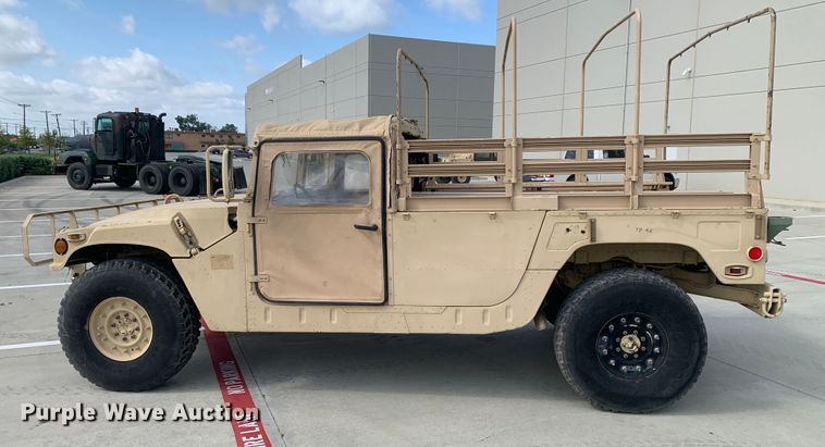 image for item DM7961 2007 AM General M1097R1 HMMWV SUV