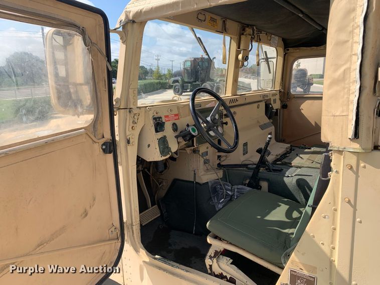 image for item DM7961 2007 AM General M1097R1 HMMWV SUV