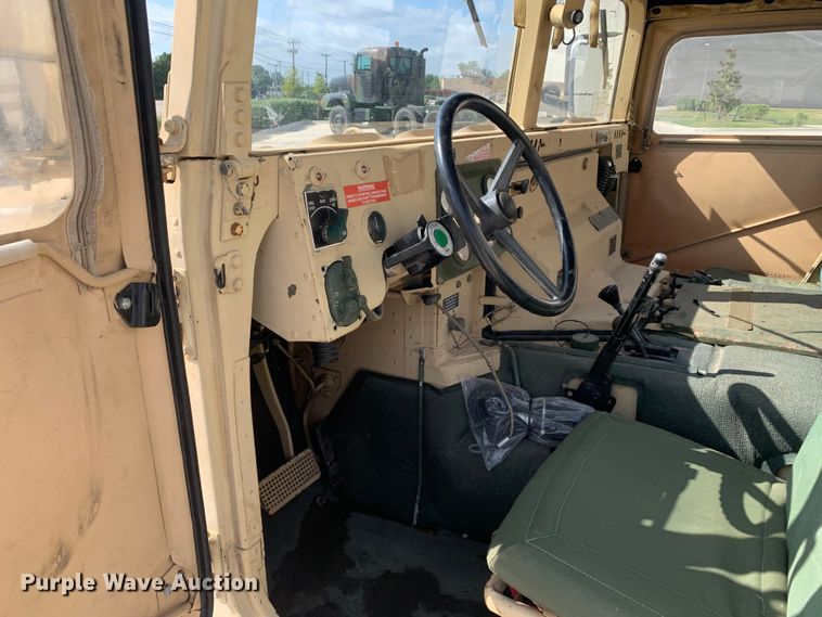 image for item DM7961 2007 AM General M1097R1 HMMWV SUV