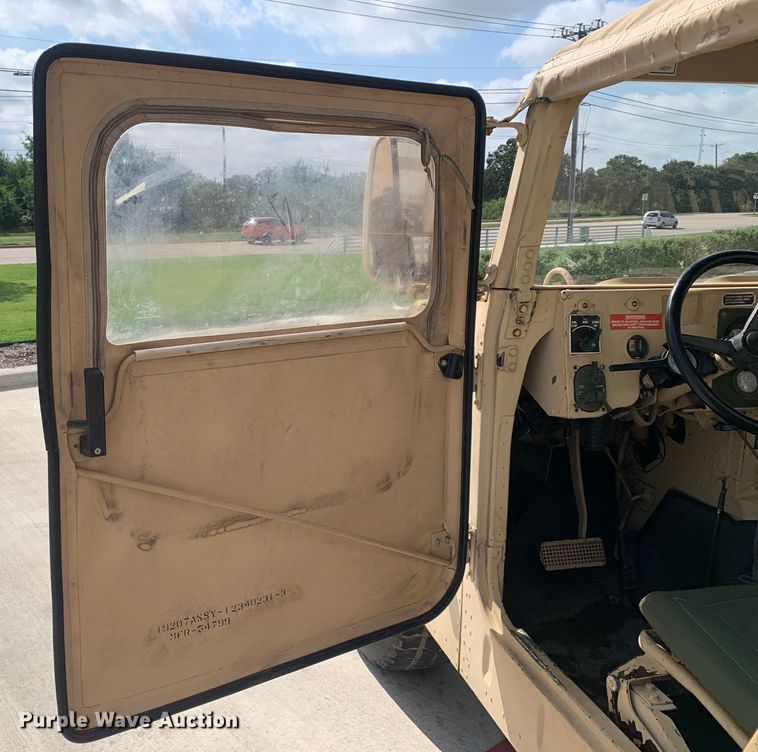 image for item DM7961 2007 AM General M1097R1 HMMWV SUV