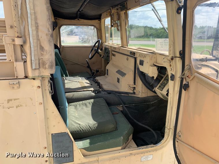 image for item DM7961 2007 AM General M1097R1 HMMWV SUV