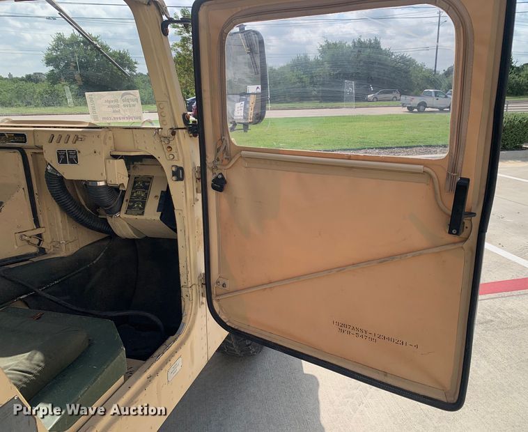 image for item DM7961 2007 AM General M1097R1 HMMWV SUV