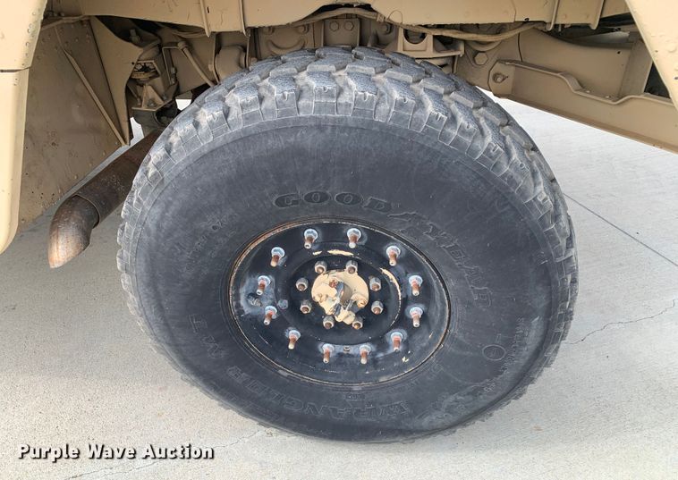 image for item DM7961 2007 AM General M1097R1 HMMWV SUV