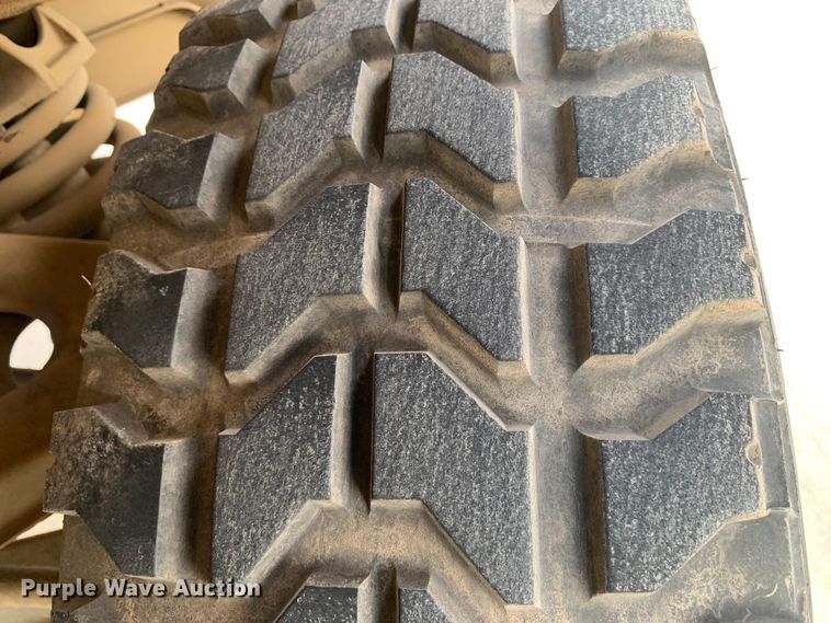 image for item DM7961 2007 AM General M1097R1 HMMWV SUV