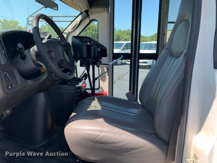 image for item DM7973 2007 Chevrolet Blue Bird E3500 school bus