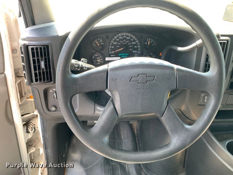 image for item DM7973 2007 Chevrolet Blue Bird E3500 school bus