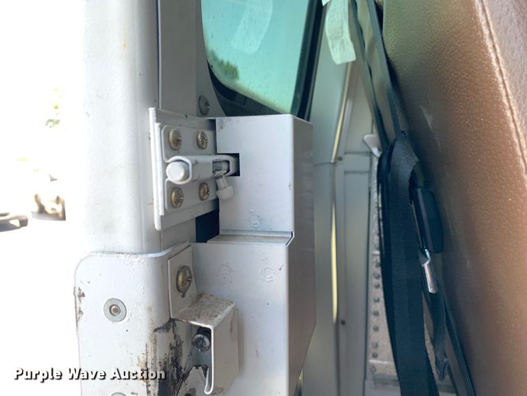 image for item DM7973 2007 Chevrolet Blue Bird E3500 school bus