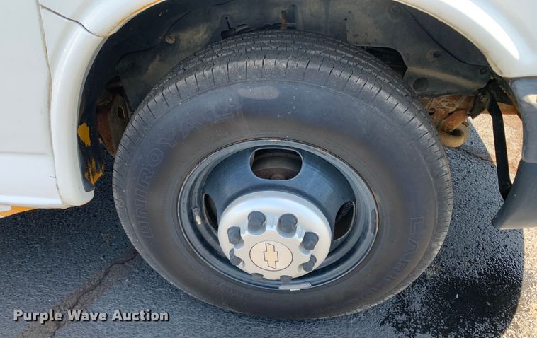 image for item DM7973 2007 Chevrolet Blue Bird E3500 school bus