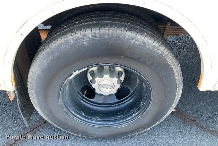 image for item DM7973 2007 Chevrolet Blue Bird E3500 school bus