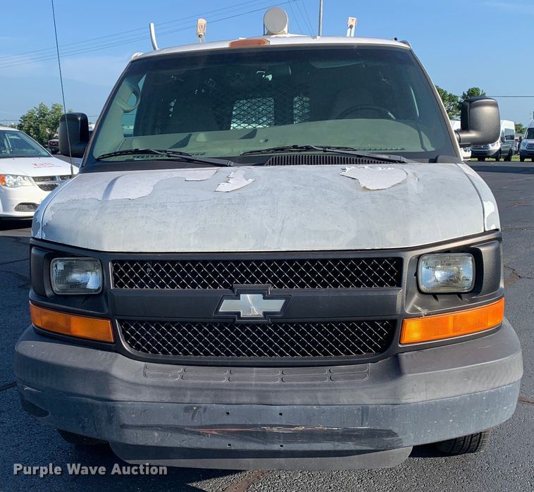 image for item DM7975 2008 Chevrolet  E2500 van