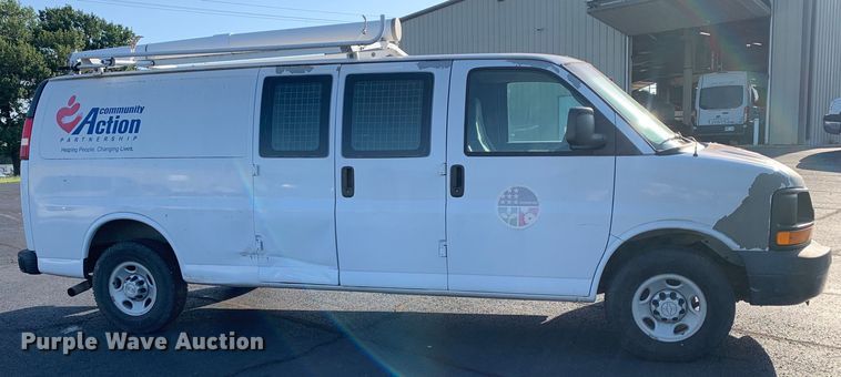 image for item DM7975 2008 Chevrolet  E2500 van