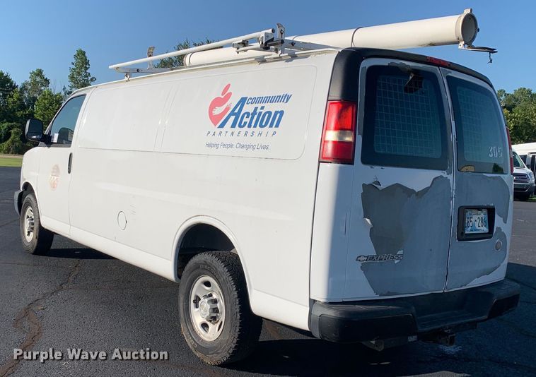 image for item DM7975 2008 Chevrolet  E2500 van