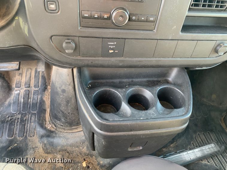 image for item DM7975 2008 Chevrolet  E2500 van