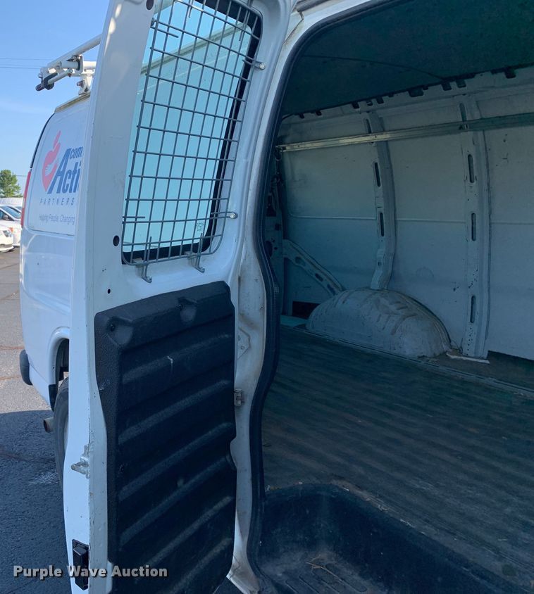 image for item DM7975 2008 Chevrolet  E2500 van