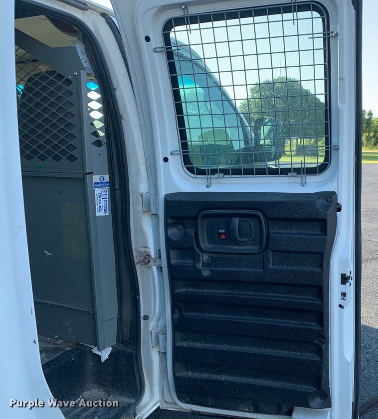 image for item DM7975 2008 Chevrolet  E2500 van