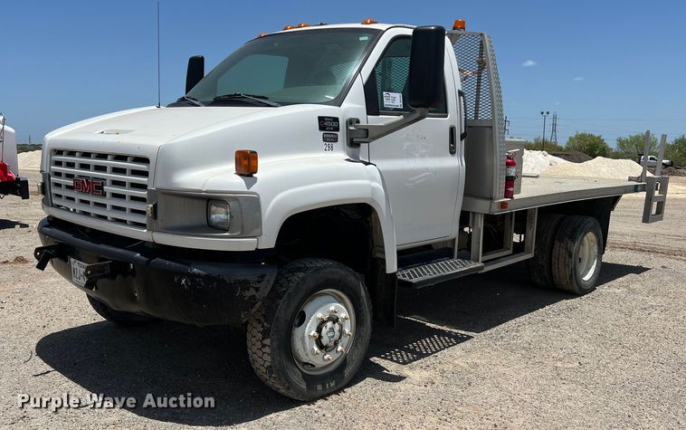 image for item DO2460 2005 GMC C4500 flatbed truck