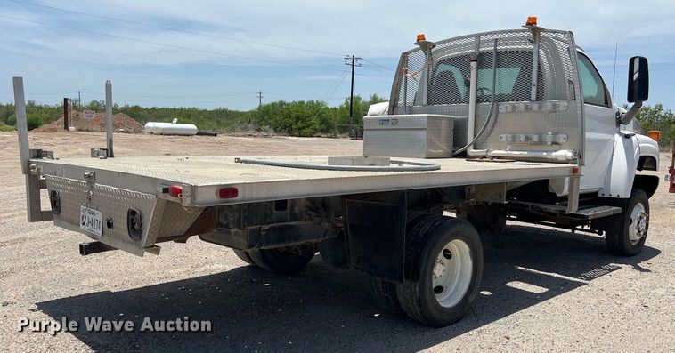 image for item DO2460 2005 GMC C4500 flatbed truck