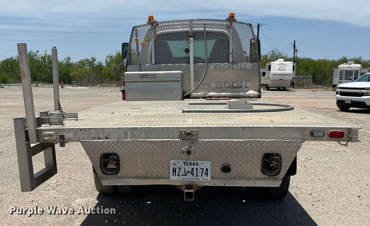 image for item DO2460 2005 GMC C4500 flatbed truck