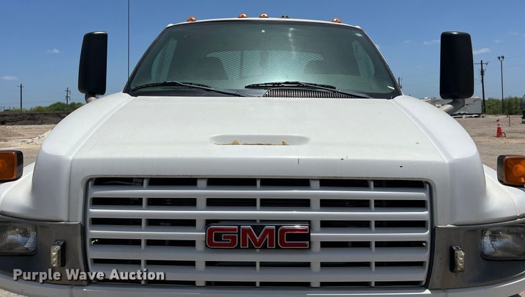 image for item DO2460 2005 GMC C4500 flatbed truck