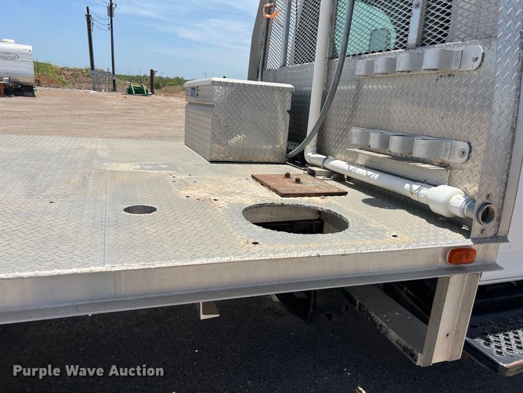 image for item DO2460 2005 GMC C4500 flatbed truck