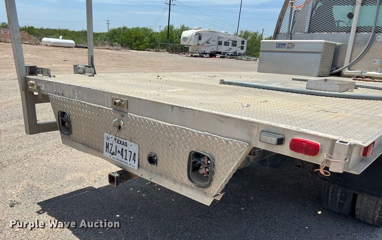 image for item DO2460 2005 GMC C4500 flatbed truck