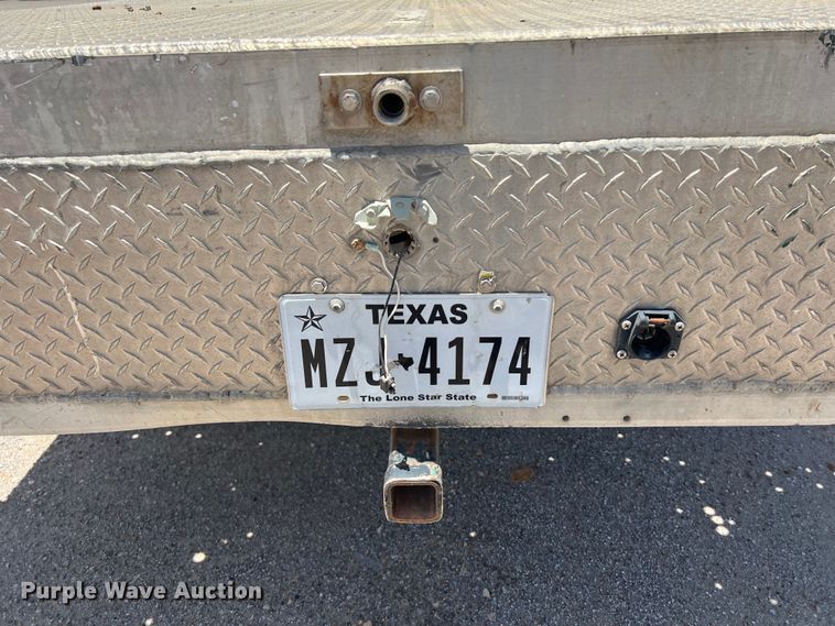 image for item DO2460 2005 GMC C4500 flatbed truck