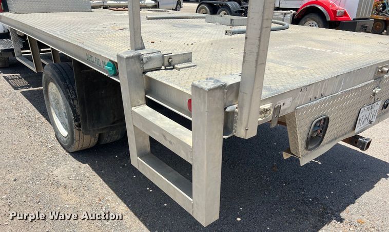 image for item DO2460 2005 GMC C4500 flatbed truck