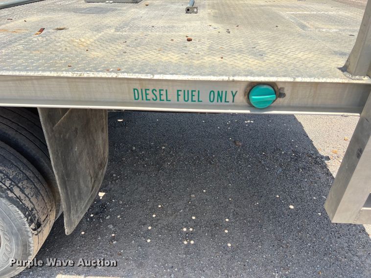 image for item DO2460 2005 GMC C4500 flatbed truck