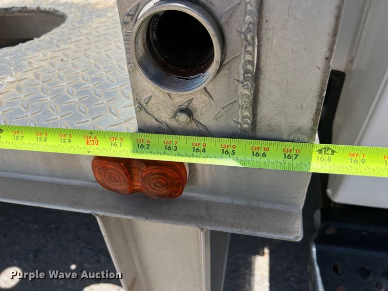 image for item DO2460 2005 GMC C4500 flatbed truck