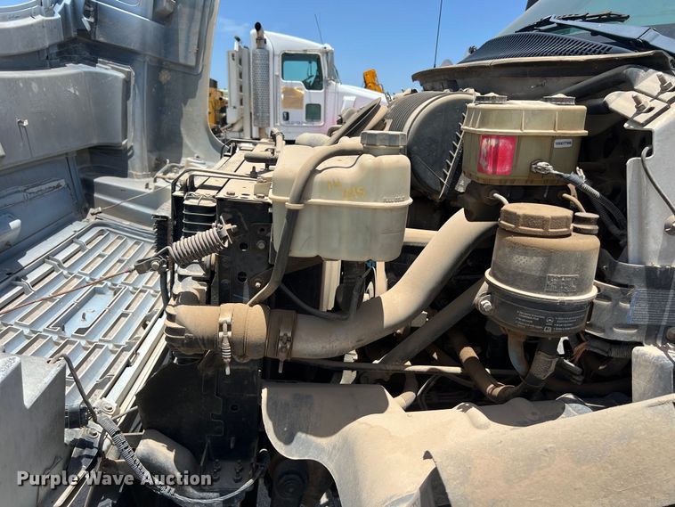 image for item DO2460 2005 GMC C4500 flatbed truck