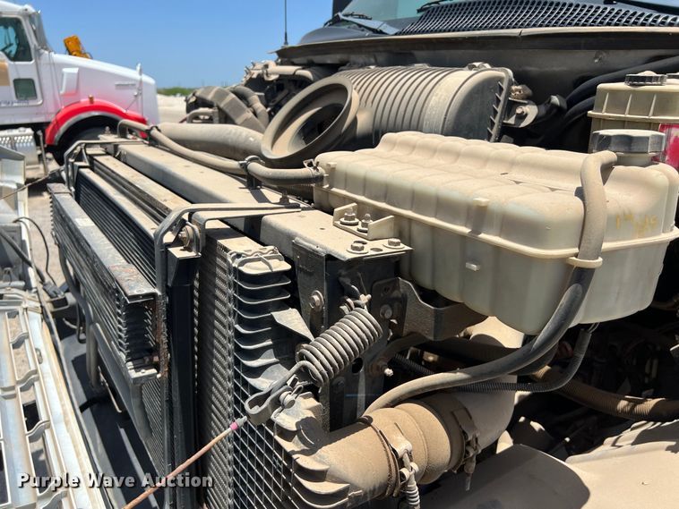 image for item DO2460 2005 GMC C4500 flatbed truck