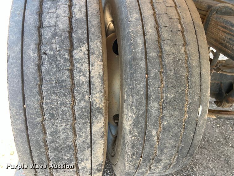 image for item DO2460 2005 GMC C4500 flatbed truck