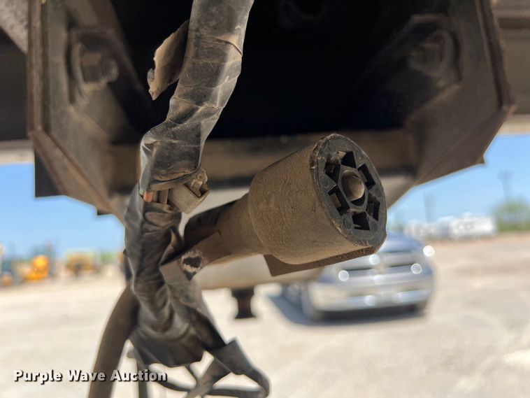 image for item DO2463 2004 Fleetwood Prowler Regal AX6 camper