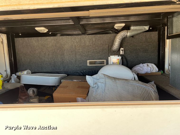 image for item DO2463 2004 Fleetwood Prowler Regal AX6 camper