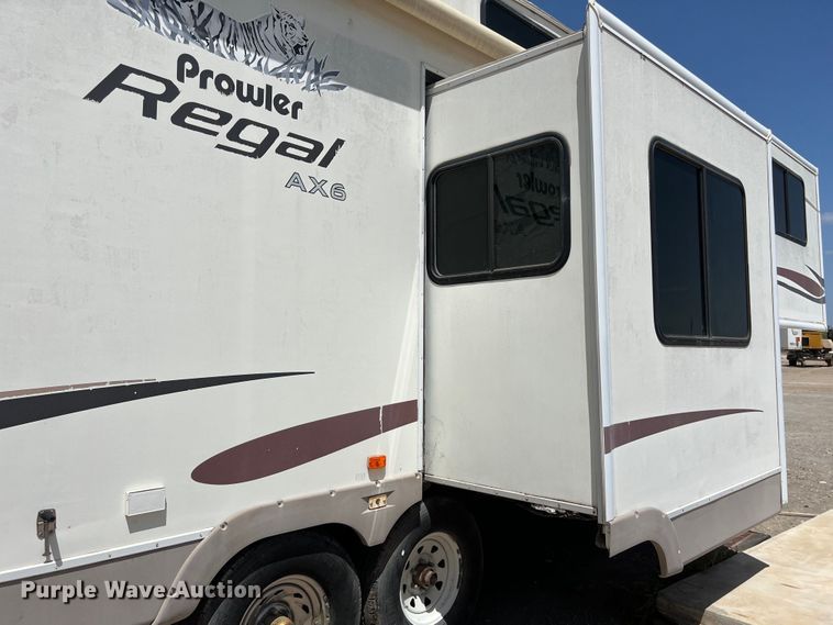 image for item DO2463 2004 Fleetwood Prowler Regal AX6 camper