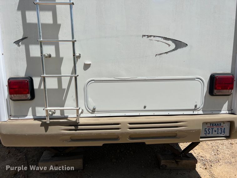 image for item DO2463 2004 Fleetwood Prowler Regal AX6 camper