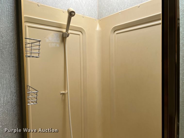 image for item DO2463 2004 Fleetwood Prowler Regal AX6 camper