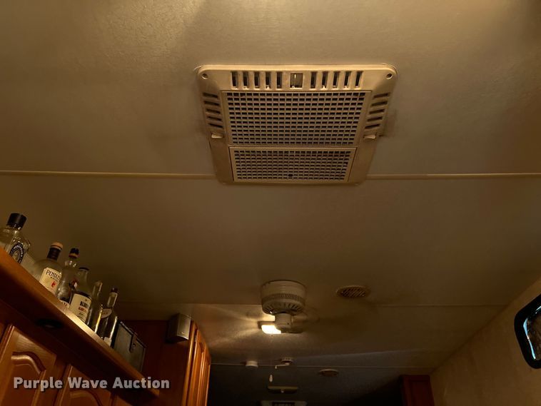 image for item DO2463 2004 Fleetwood Prowler Regal AX6 camper