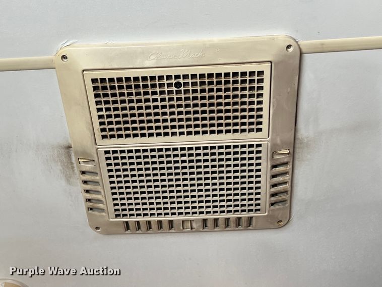 image for item DO2463 2004 Fleetwood Prowler Regal AX6 camper