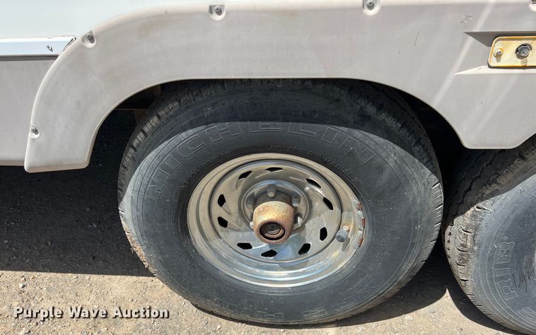 image for item DO2463 2004 Fleetwood Prowler Regal AX6 camper