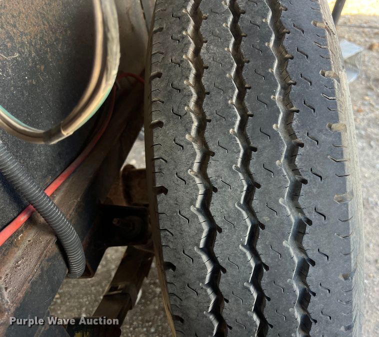 image for item DO2463 2004 Fleetwood Prowler Regal AX6 camper