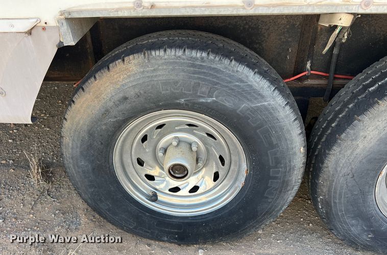 image for item DO2463 2004 Fleetwood Prowler Regal AX6 camper