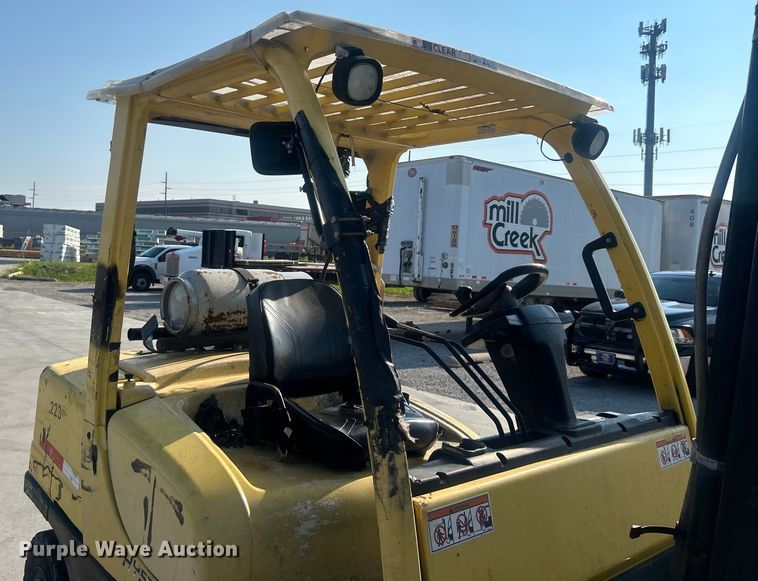 image for item DO6645 Hyster 80 forklift