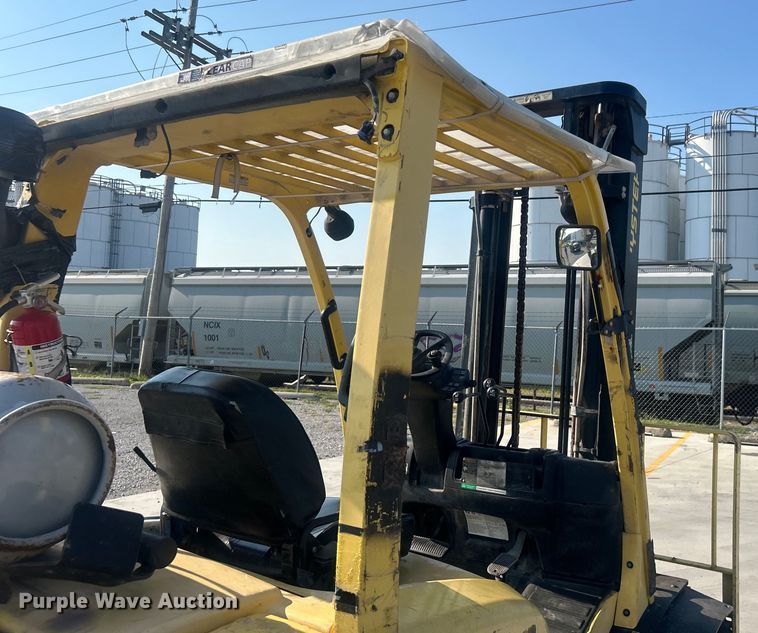 image for item DO6645 Hyster 80 forklift
