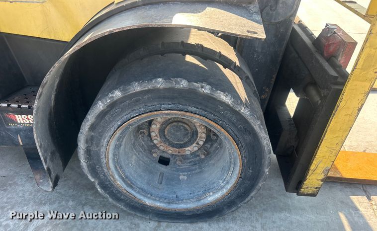 image for item DO6645 Hyster 80 forklift