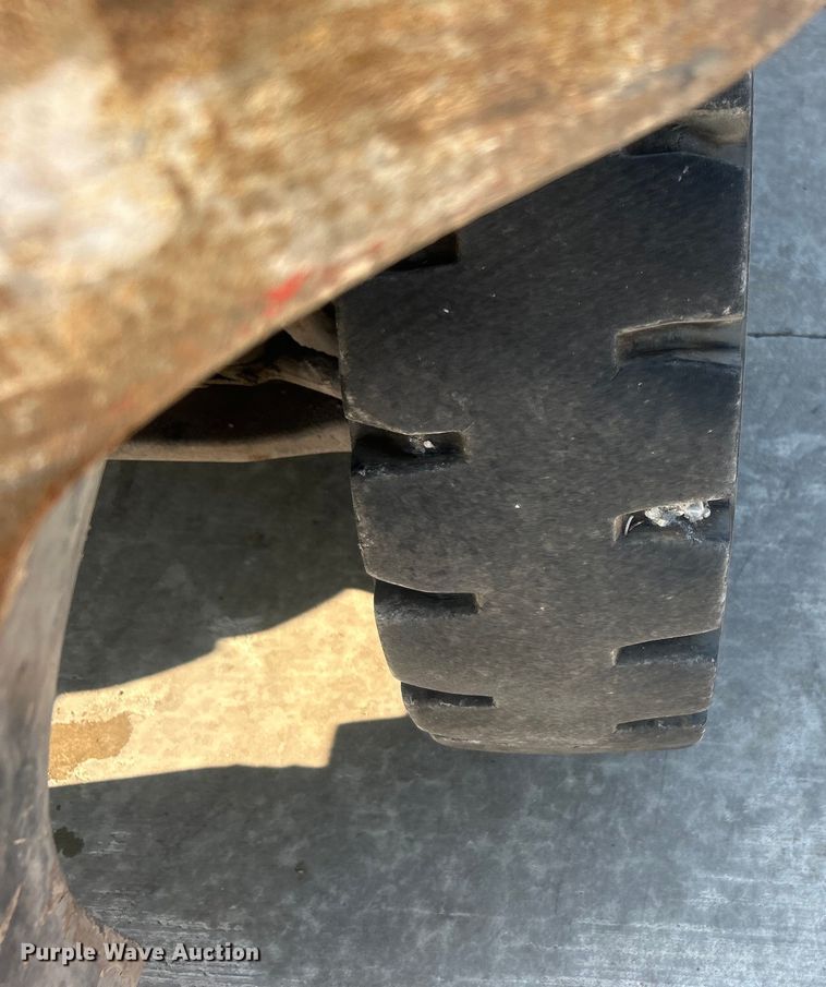 image for item DO6645 Hyster 80 forklift