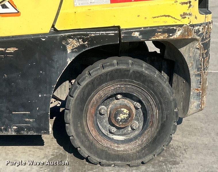 image for item DO6645 Hyster 80 forklift