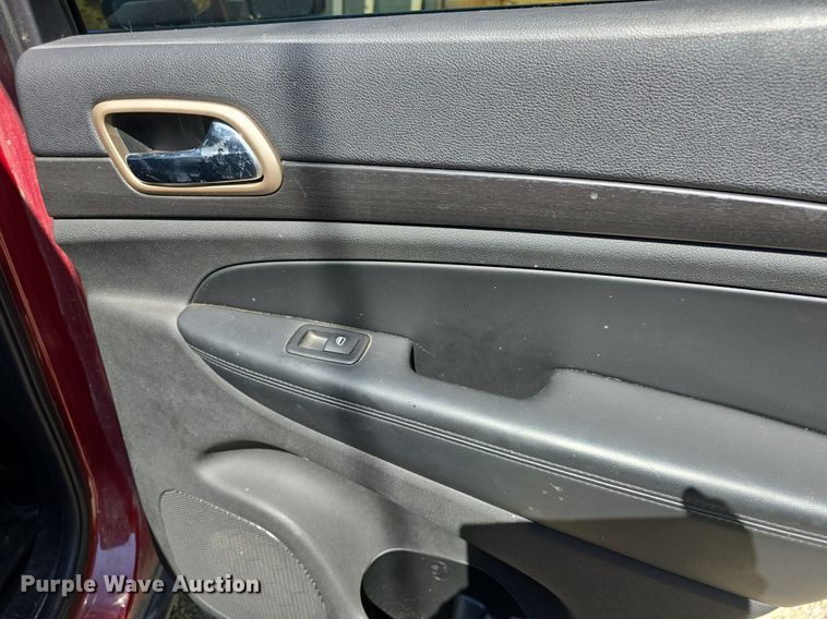 image for item DQ4454 2015 Jeep Grand Cherokee Laredo SUV