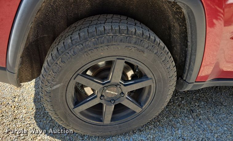 image for item DQ4454 2015 Jeep Grand Cherokee Laredo SUV