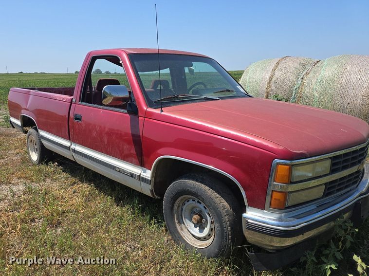 image for item DQ4468 1992 Chevrolet C1500 pickup truck
